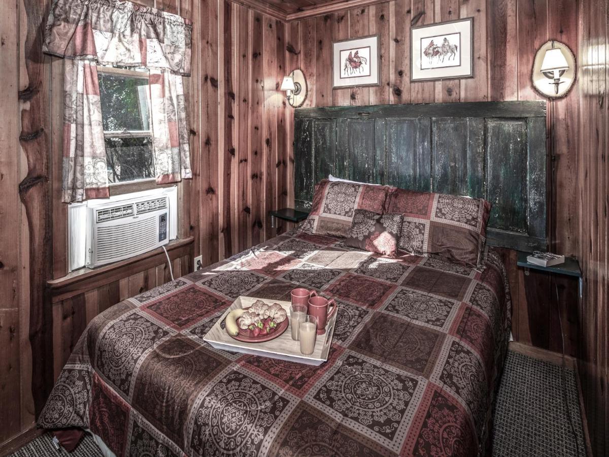 Perfect Cabin, 2 Bedrooms, Fireplace, Midtown, Sleeps 5 Руидозо Экстерьер фото