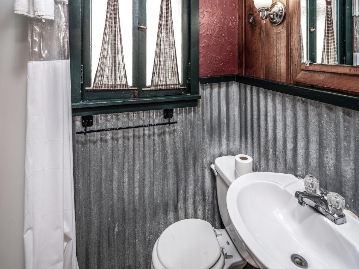 Perfect Cabin, 2 Bedrooms, Fireplace, Midtown, Sleeps 5 Руидозо Экстерьер фото